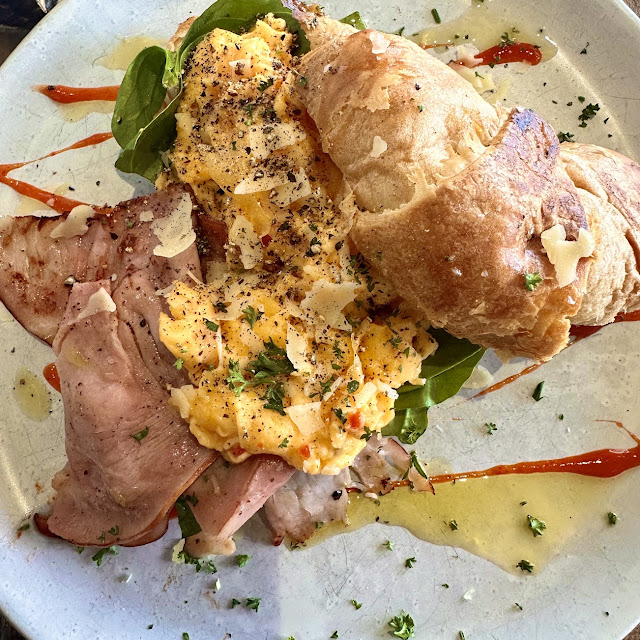 Chilli Scrambled Eggs with Ham