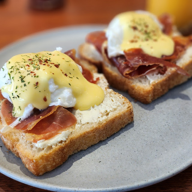 Desayuno Huevos Benedictinos