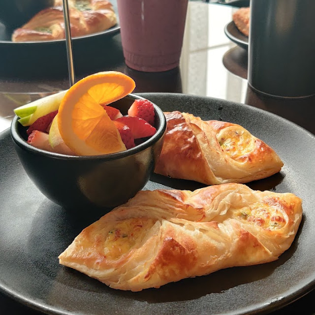 Egg and Bacon Croissant Sandwich