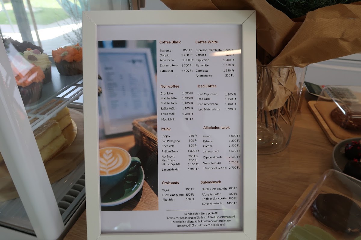 Énidő Specialty Cafe menu board