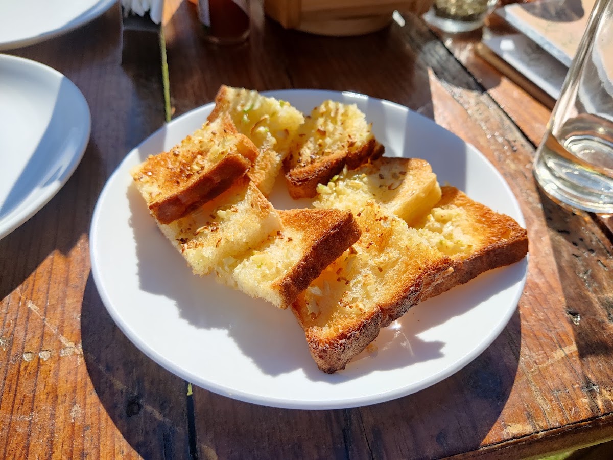 Cafe Chica, Abbotsford Heritage Hotel