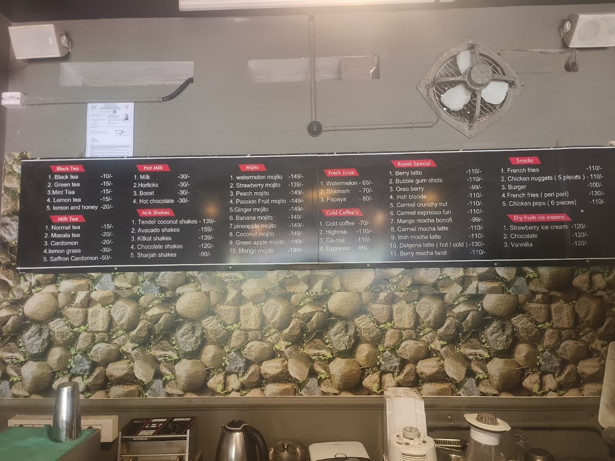 Kayak Coffee Day Alleppey menu board