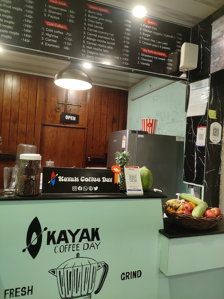 Kayak Coffee Day Alleppey menu board