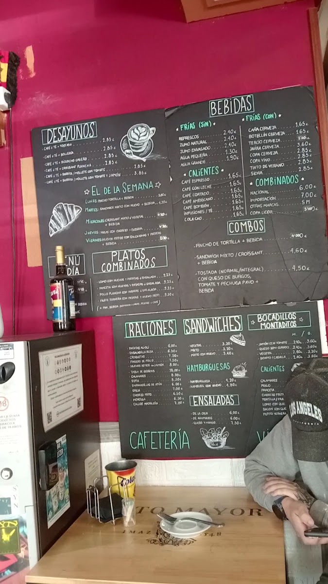 Cafetería Villalar menu board