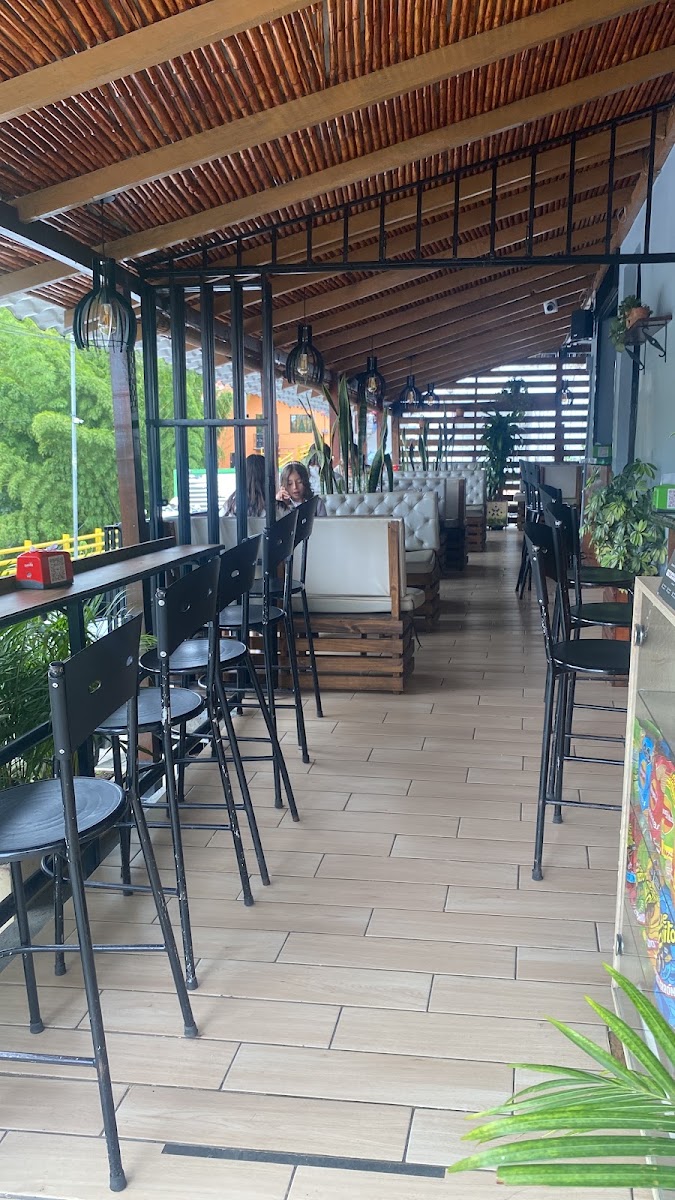 Artesano Cafe - Bar