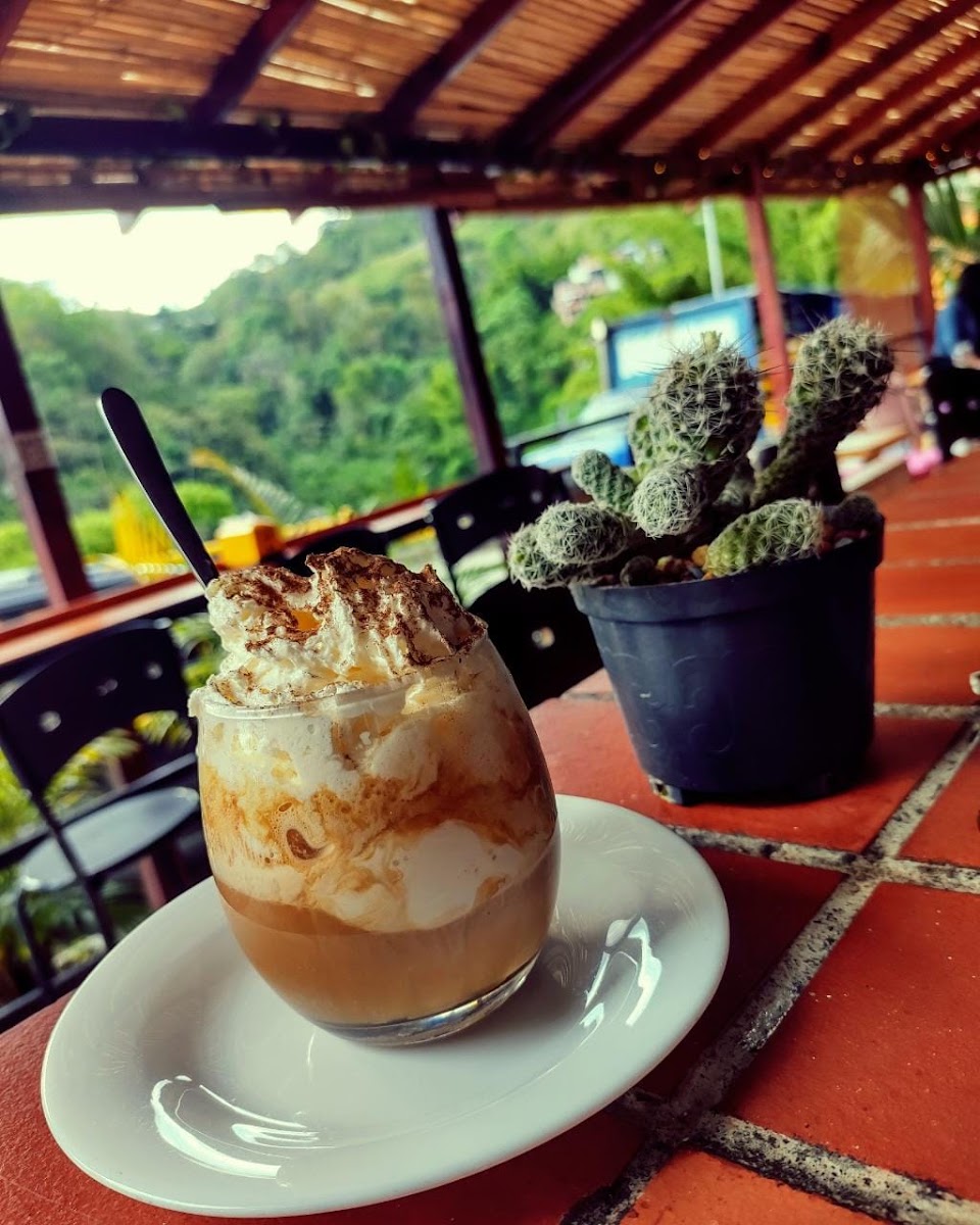 Artesano Cafe - Bar