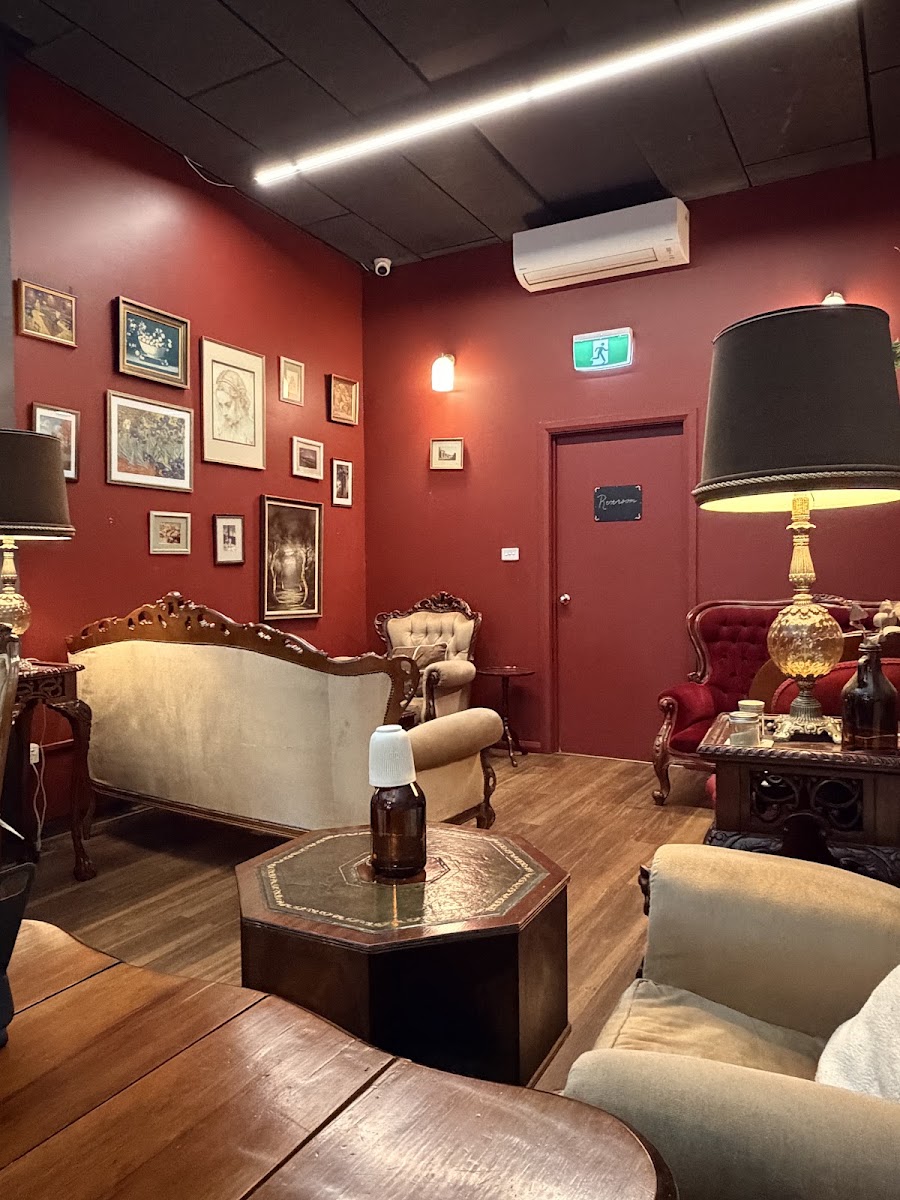 Cyrus Artlounge
