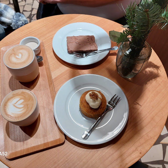 Carrotcake Und Brownie