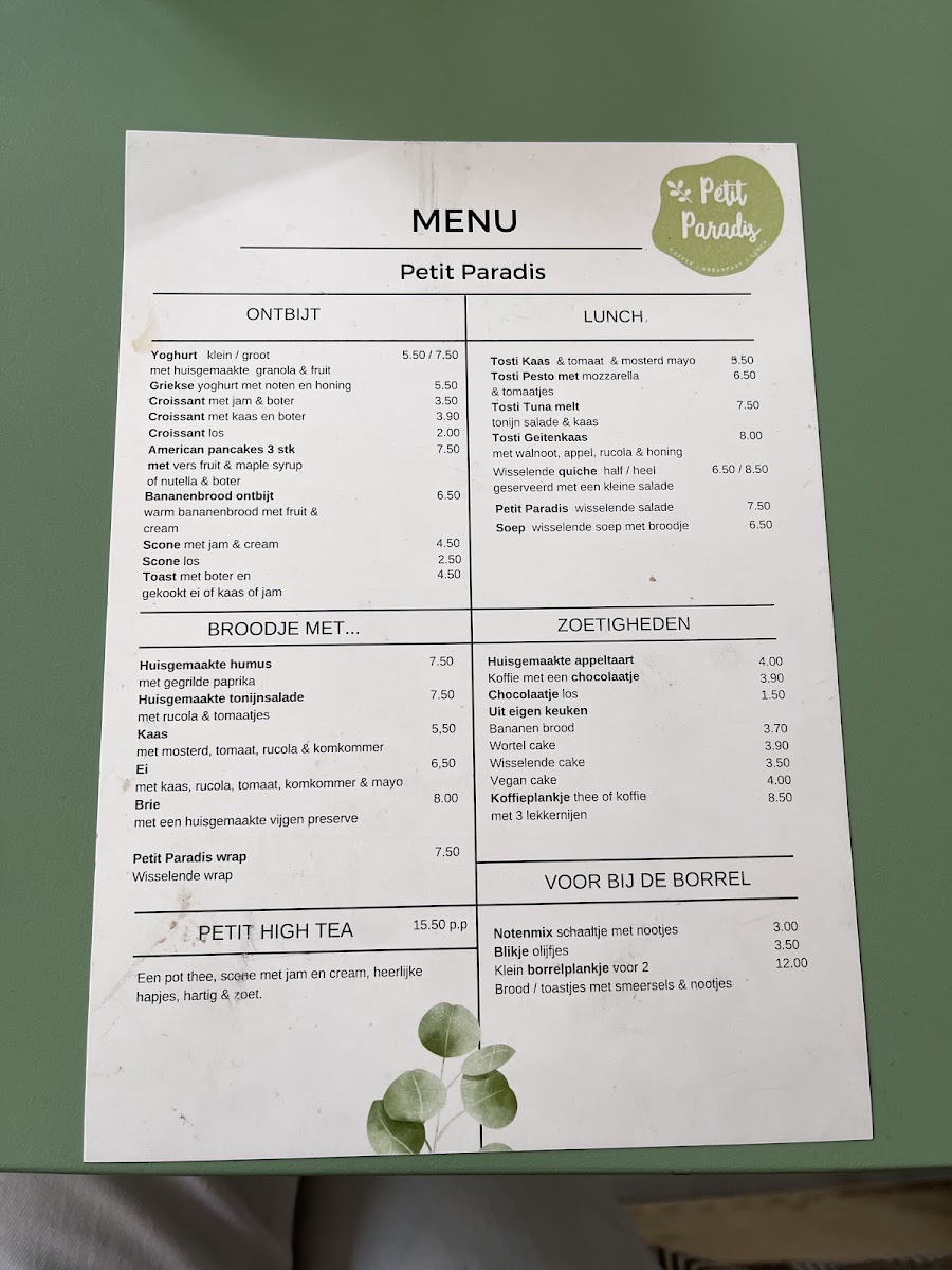 Petit Paradis menu board