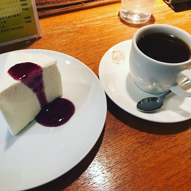 チーズケーキとコーヒー