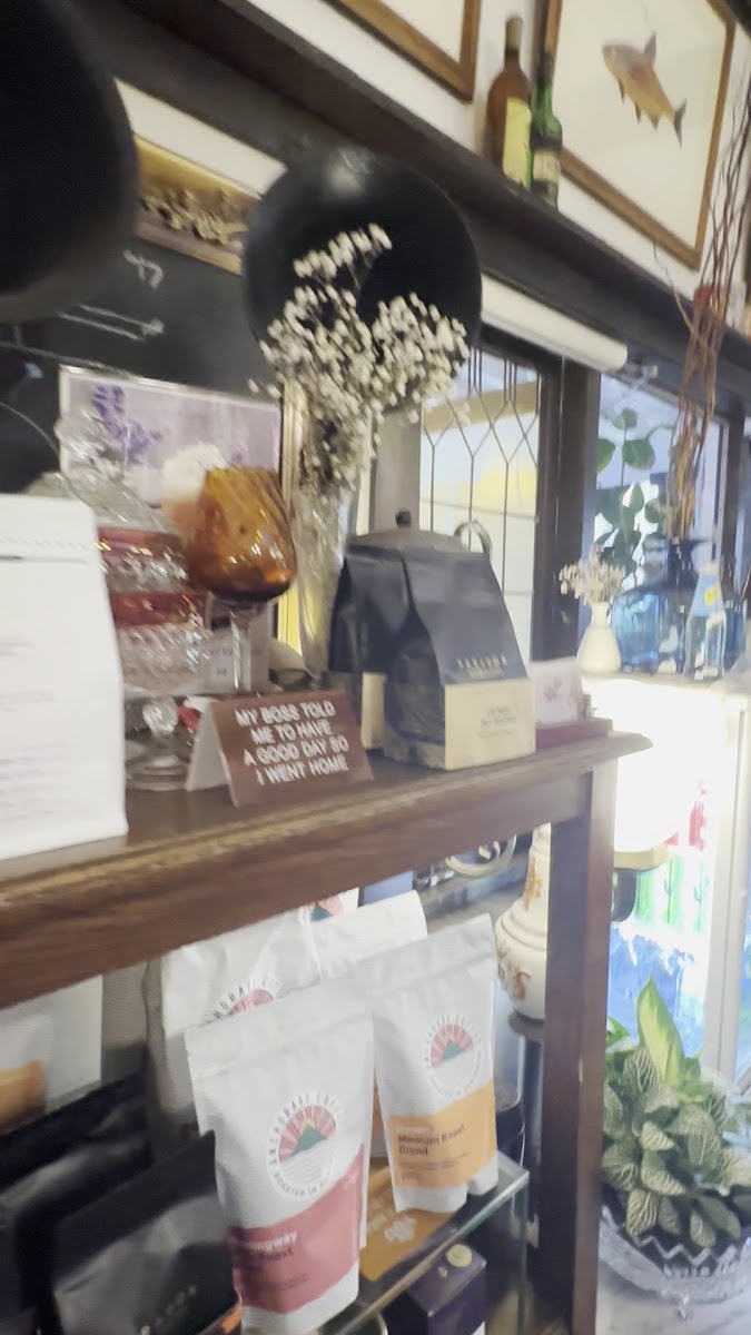 Keramic Cafe & Restaurant