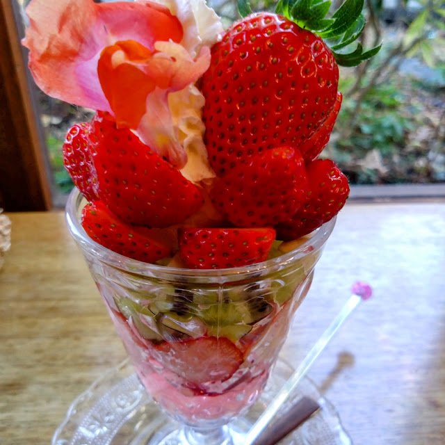 いちごのパフェ