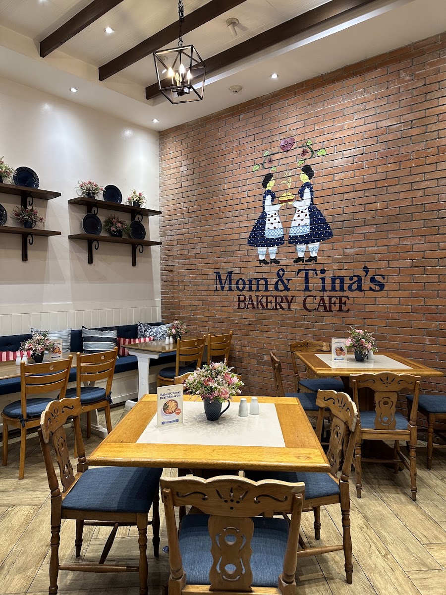 Mom & Tina's Bakery Cafe