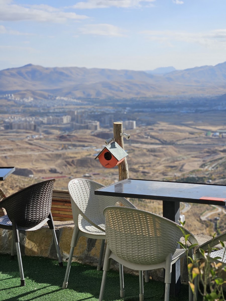 Koohestan Cafe