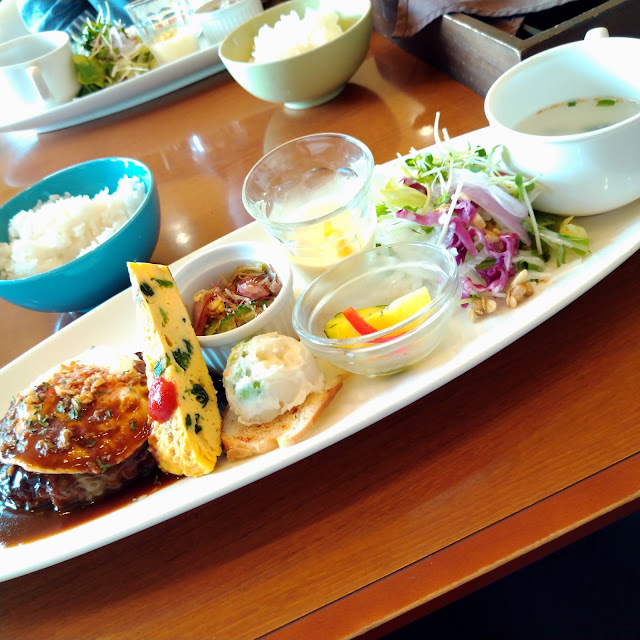 mocハンバーグプレート