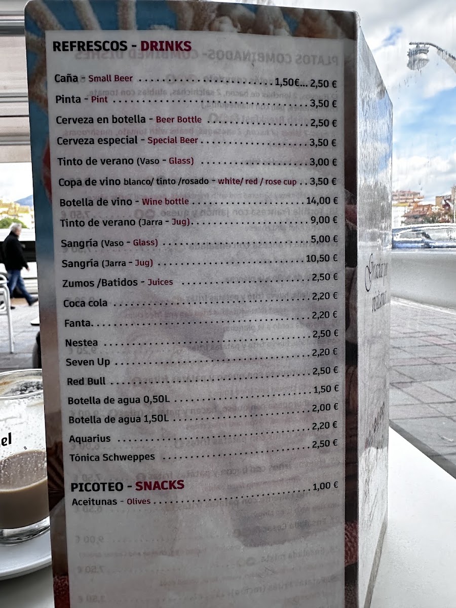 Cafeteria bar La Pinta menu board