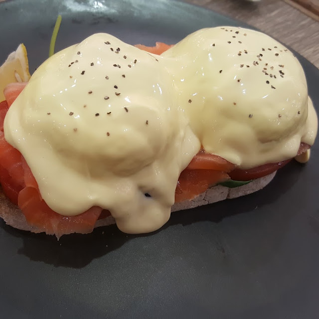 Hollandaise Burger