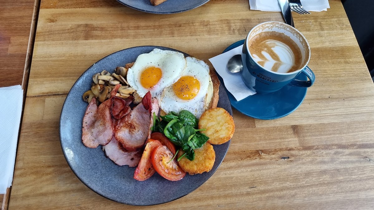 Cafe Bourgeois
