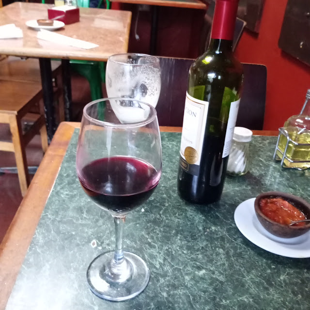 Vino Y Pisco Sour