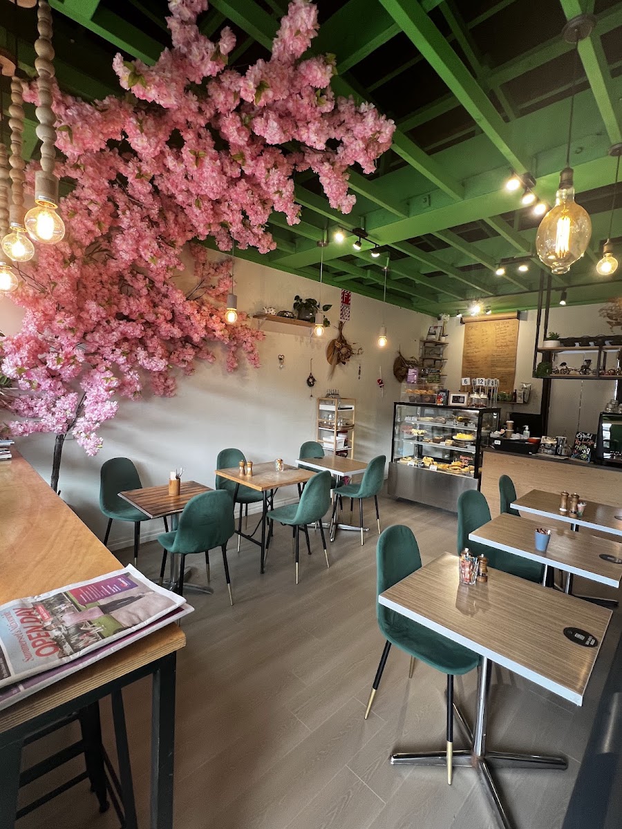 The Plumm Cafe