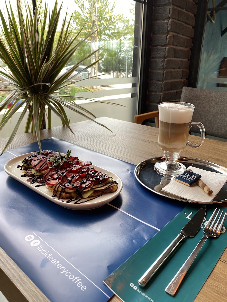 Lucid eatery coffee