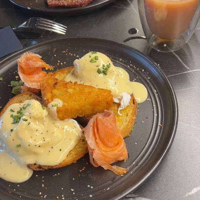Eggs Benedict