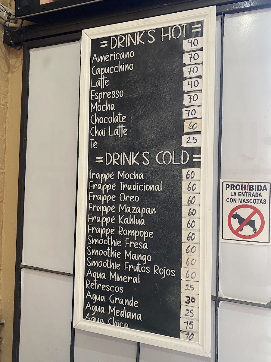Un Café Aquí menu board