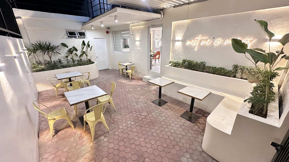 Merc's Cafe