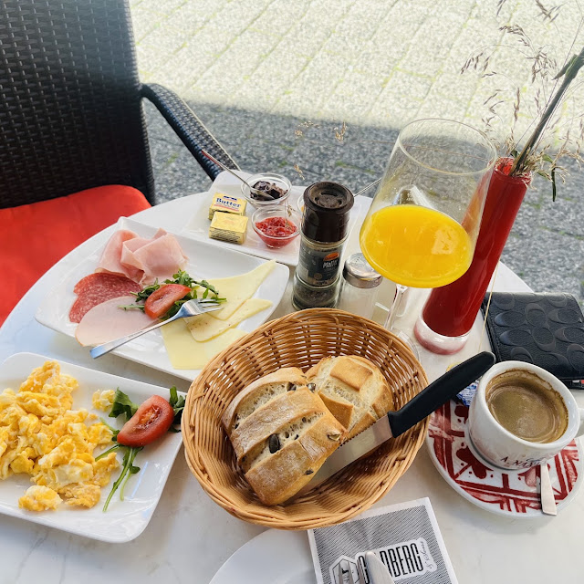 Großes Frühstück