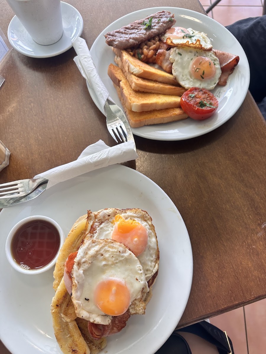 Cozzies Cuizine Cafe