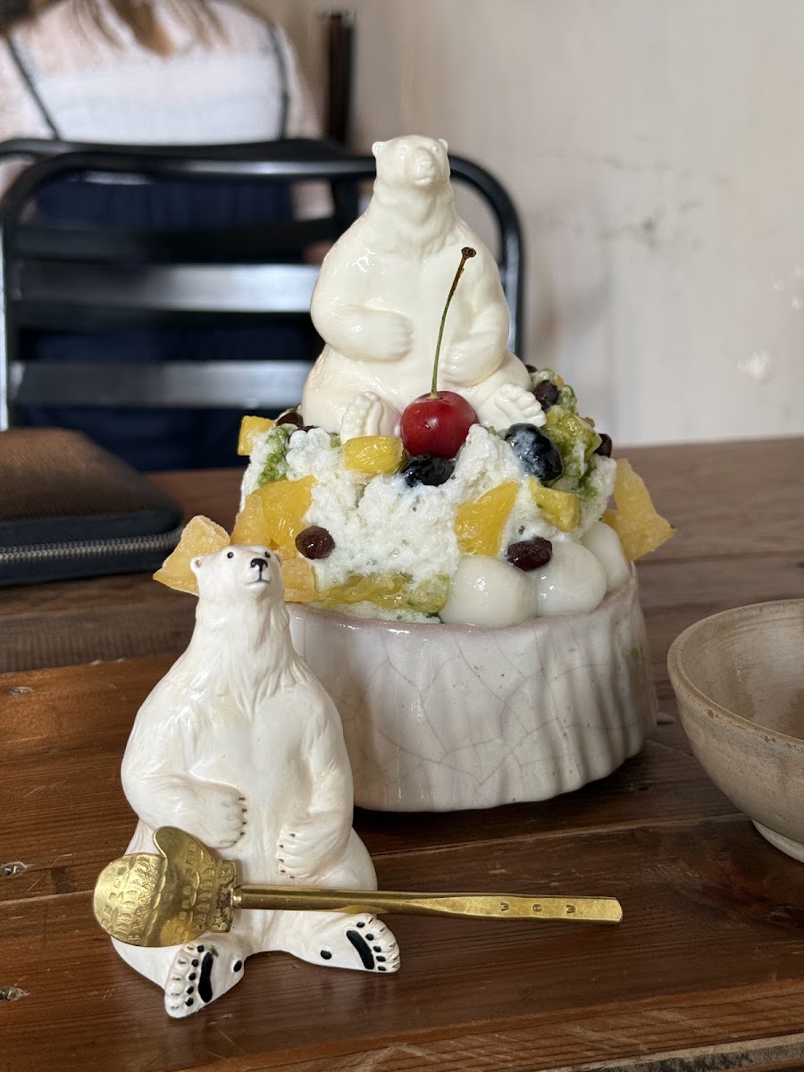 Shinshinsha cafe and pottery school