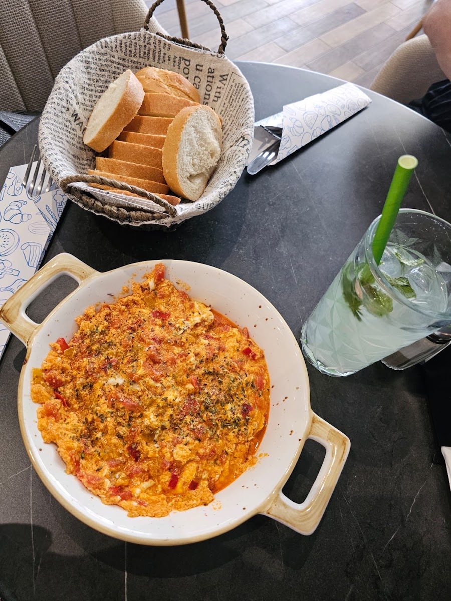 Atlas Cafe & Bar