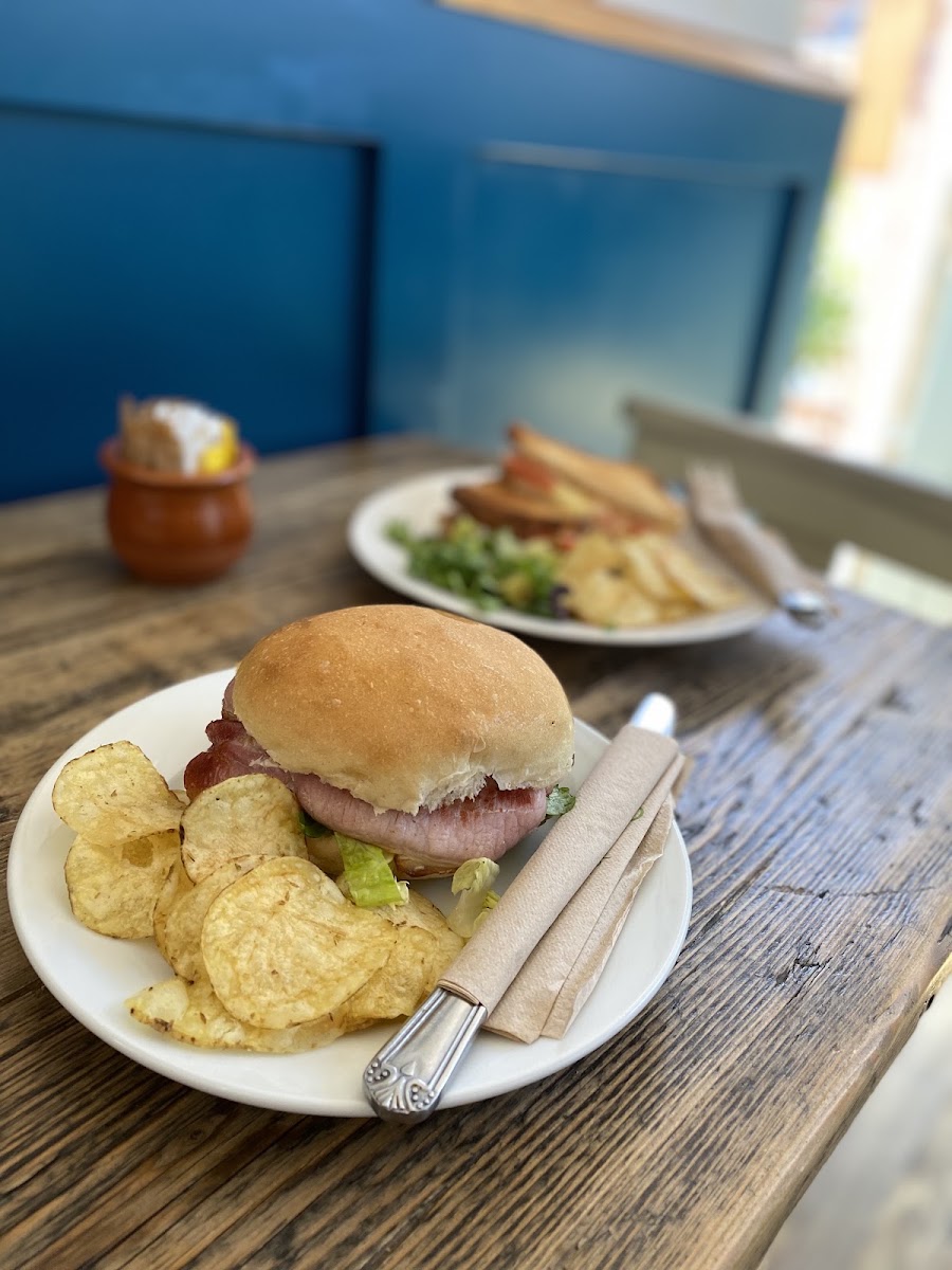 Maisie's Courtyard Cafe