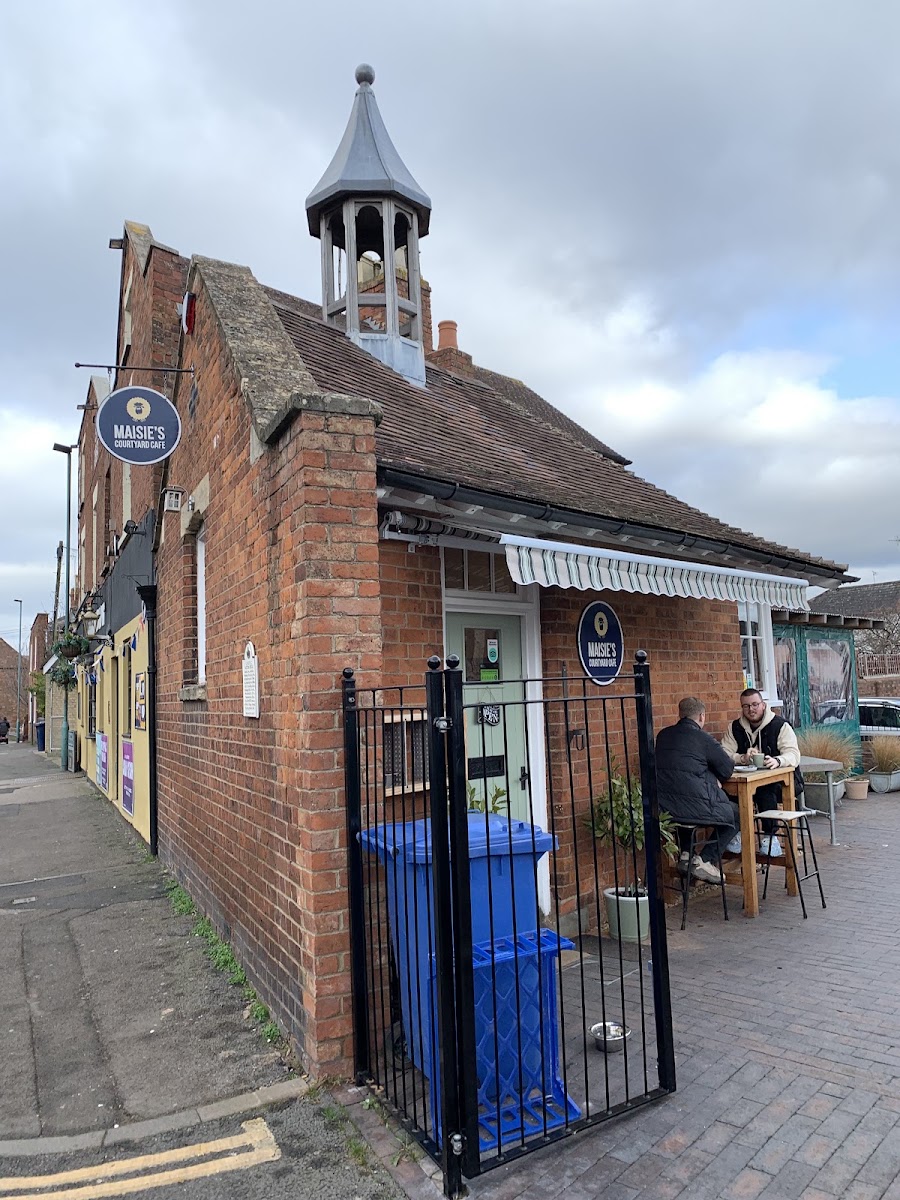 Maisie's Courtyard Cafe