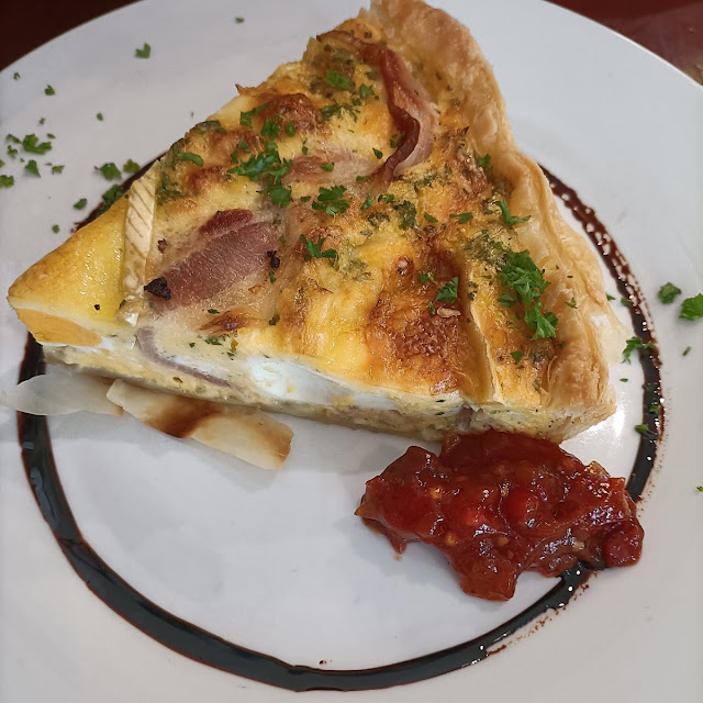 Bacon and Egg Pie