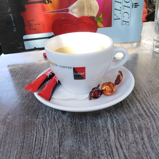 Verlängerter Schwarz Kaffee