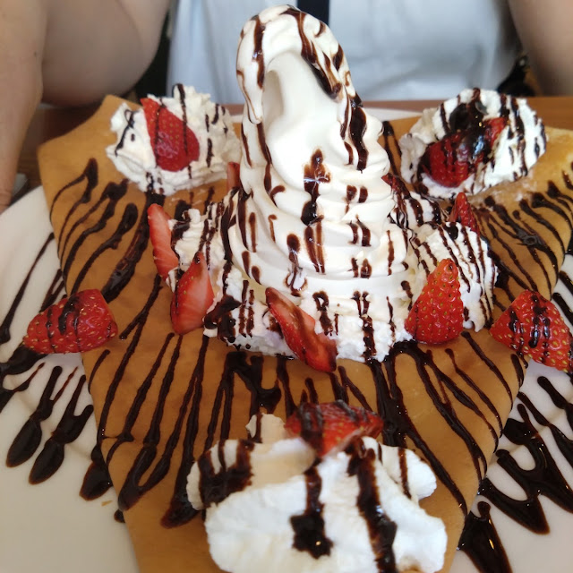 イチゴチョコクレープ