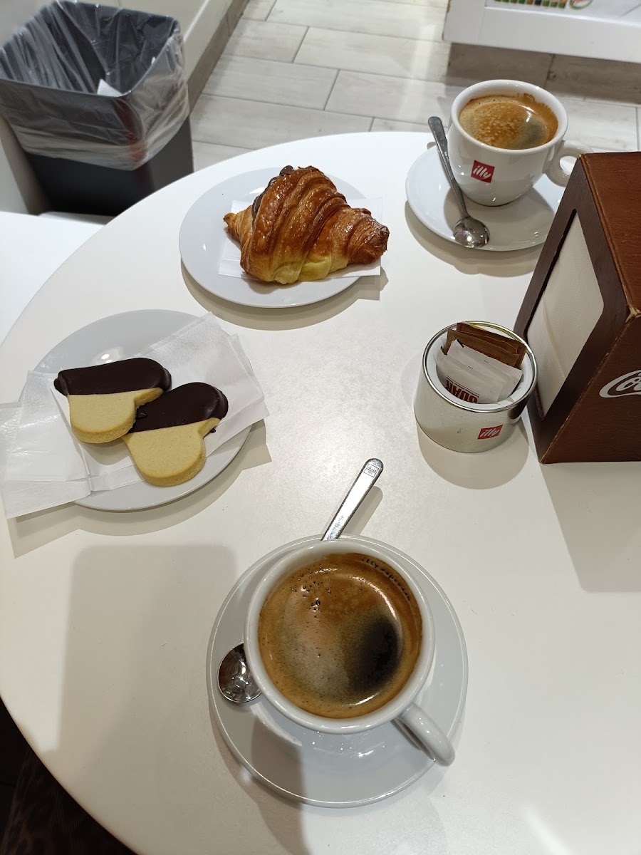 BAR Cafe And Gelateria Angel's House