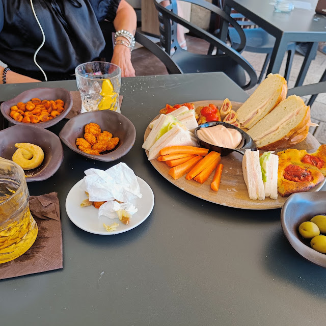 Aperitivo Completo Di Stuzziinichini