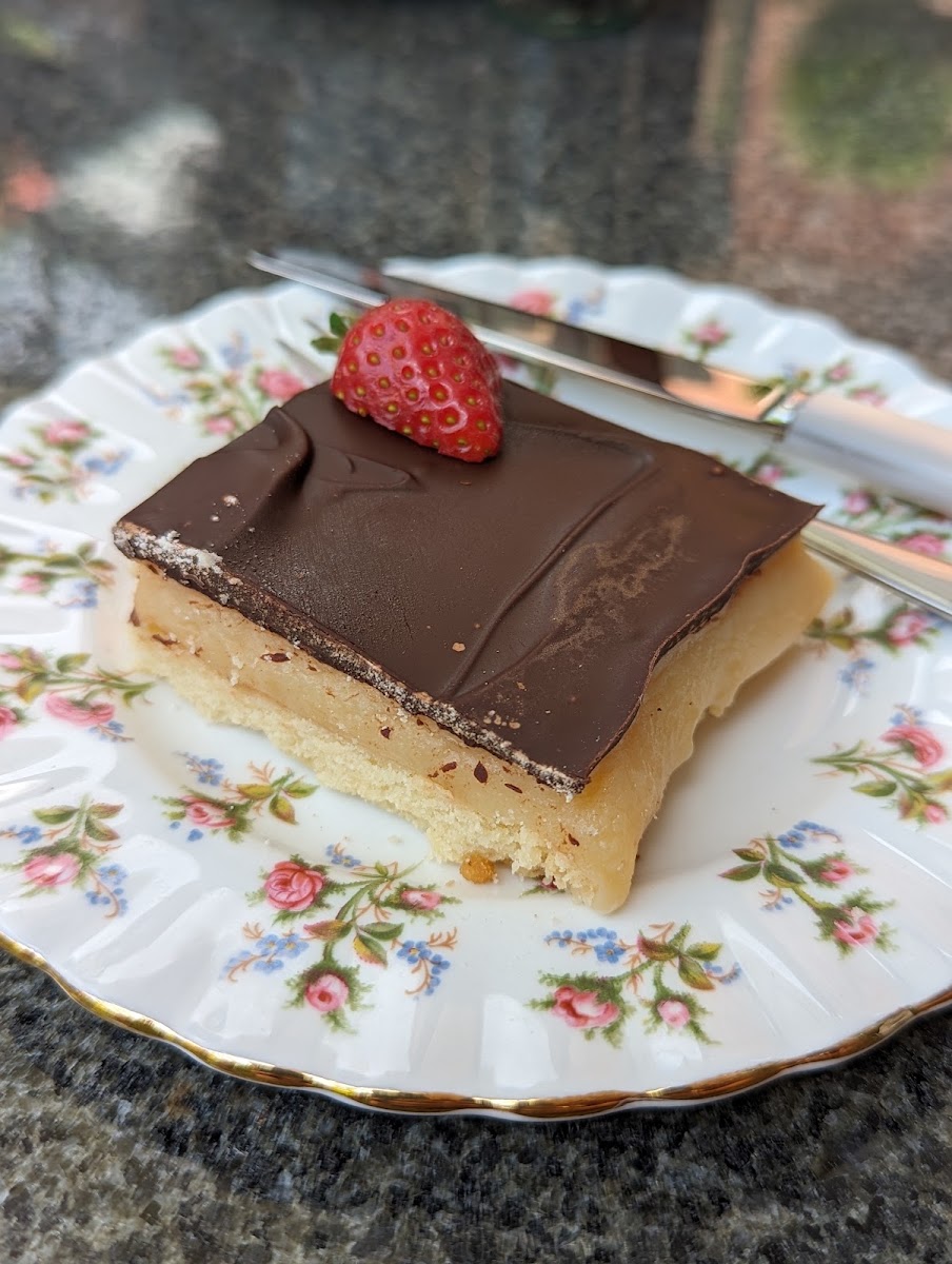 Cafe Dawn-Marie