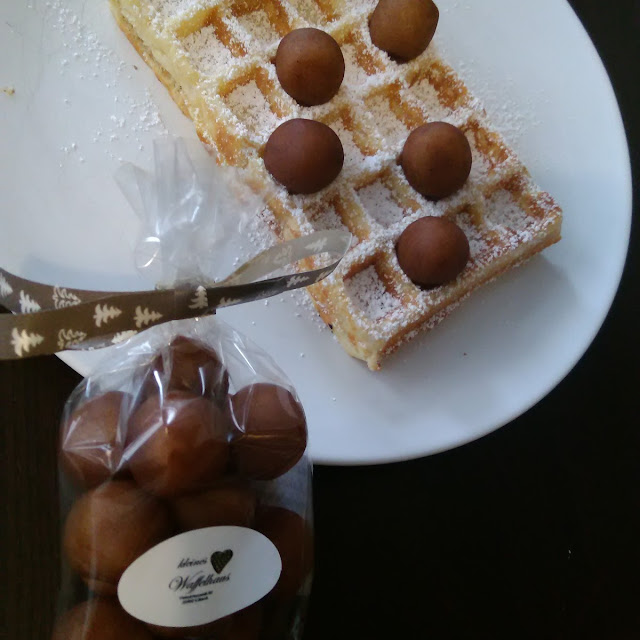 Brüsseler Waffel Mit Marzipan-kartoffeln