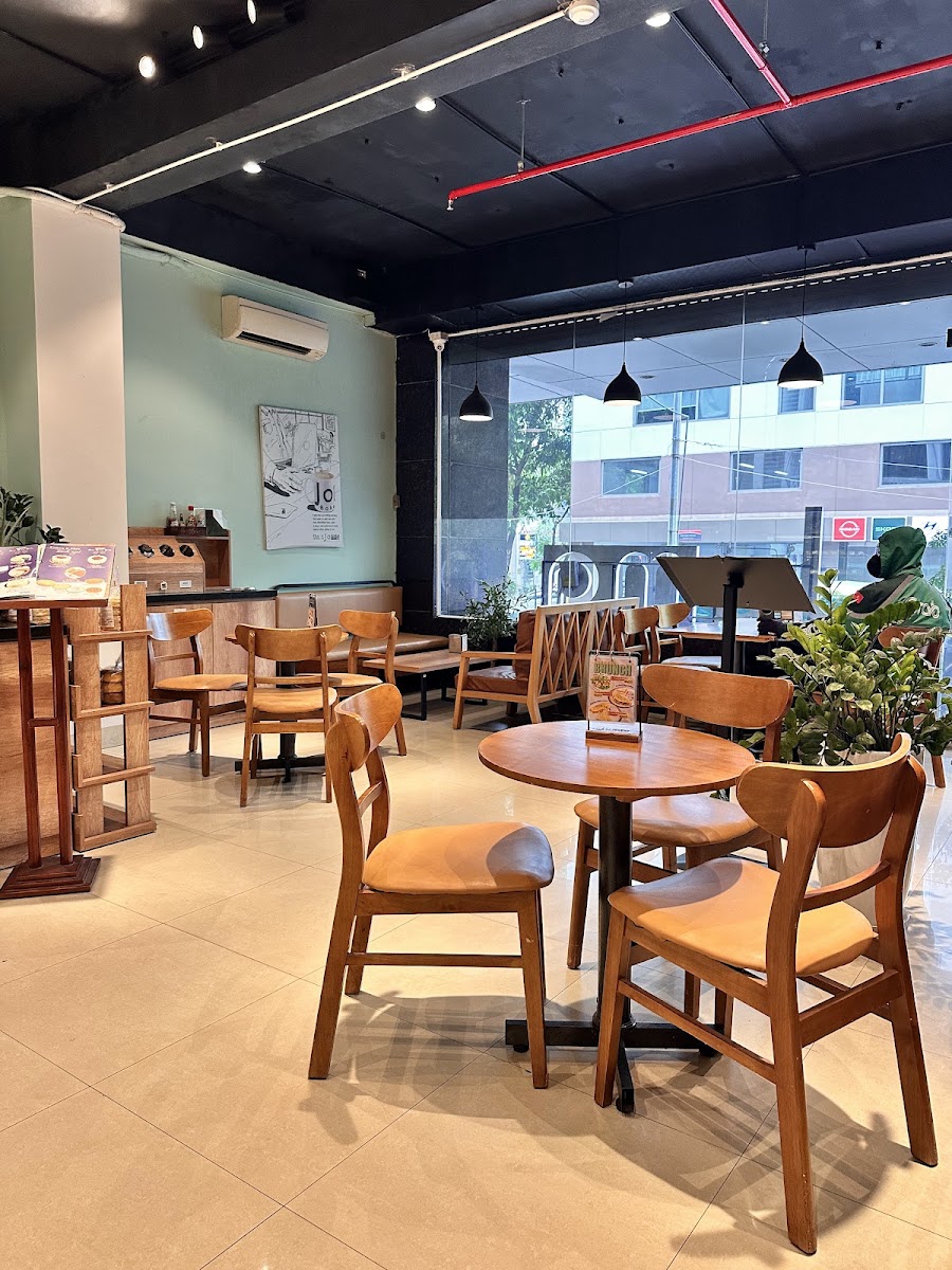 Joma Bakery Café • Cầu Giấy
