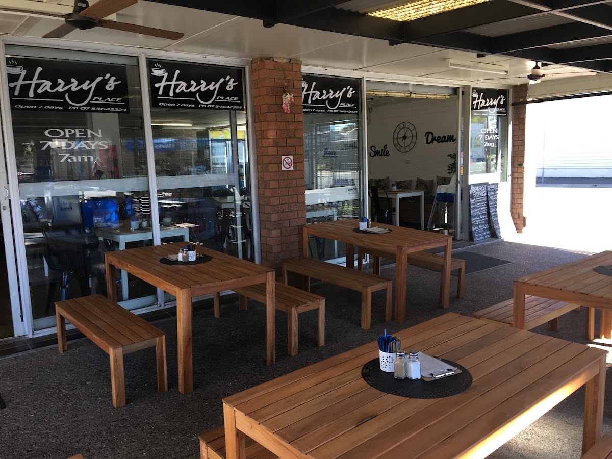 Harry's Place Cafe