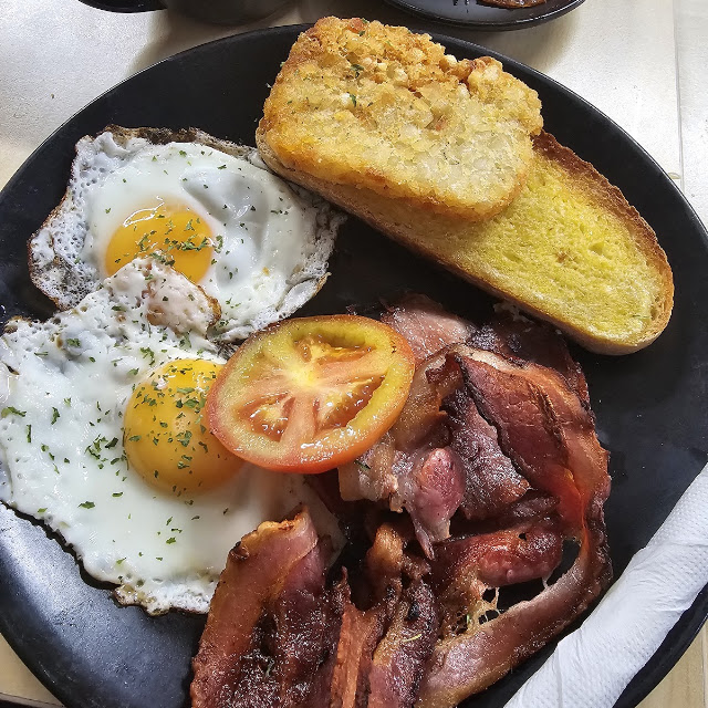 Bacon and Eggs with Hashbrown