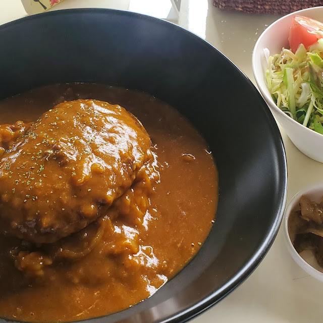 ハンバーグ定食 700円