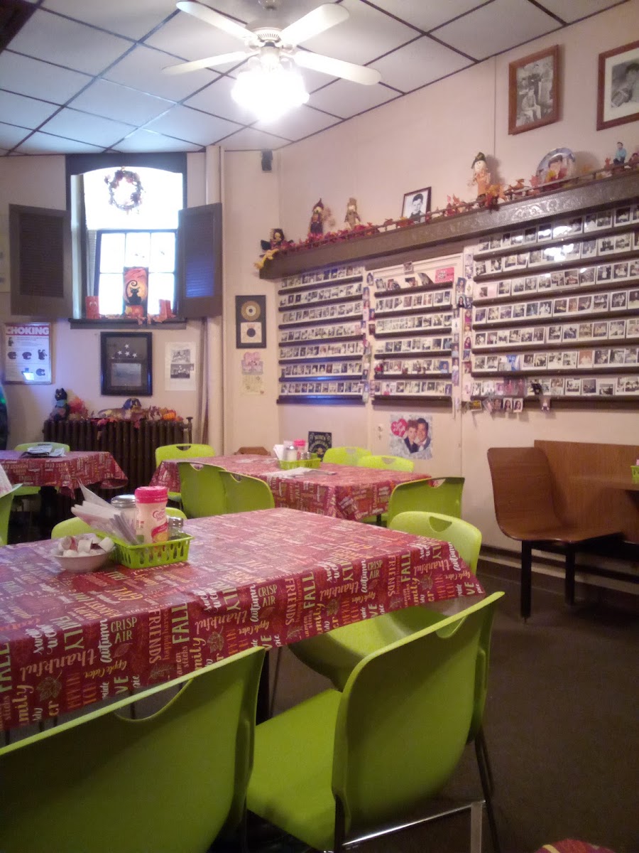 Cousin's Cafe