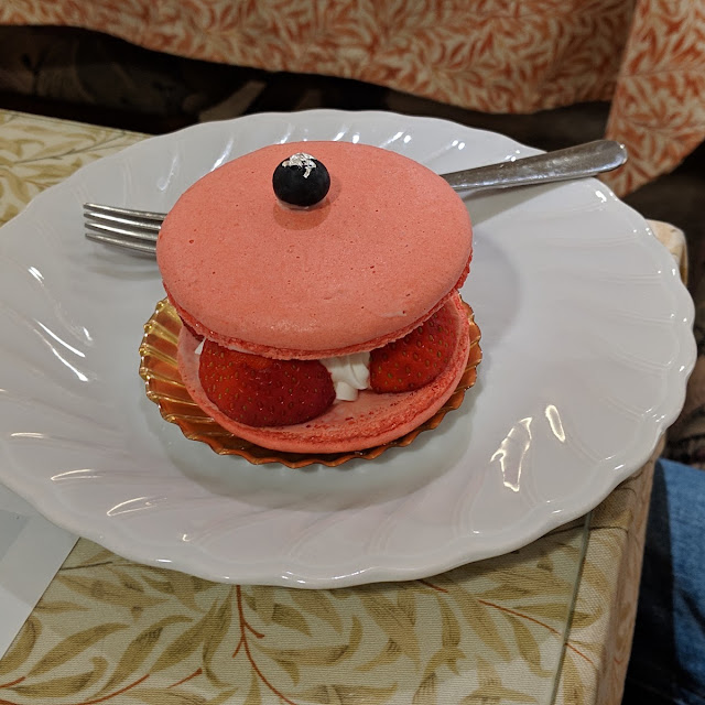 Erdbeer-macaron