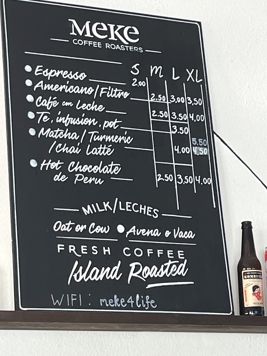 Meke Café en Santa Eulalia menu board