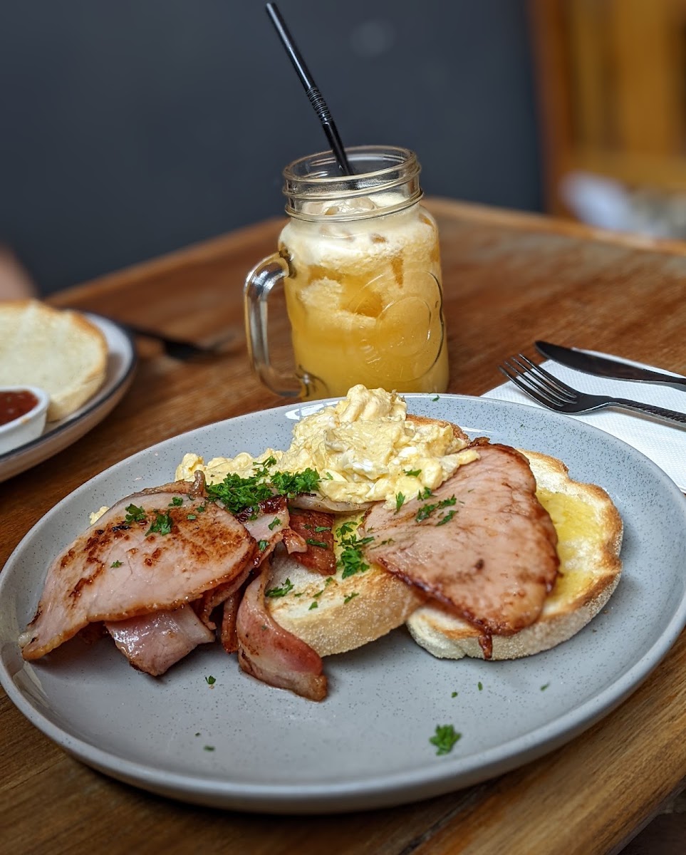 Dalton Cafe