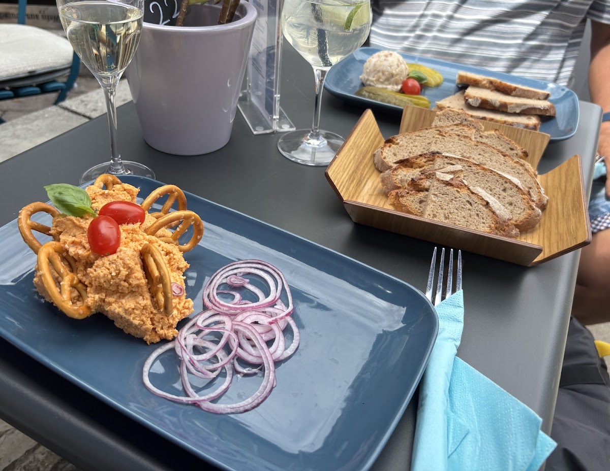 Die Tüncherei -Wein & Café Bar-